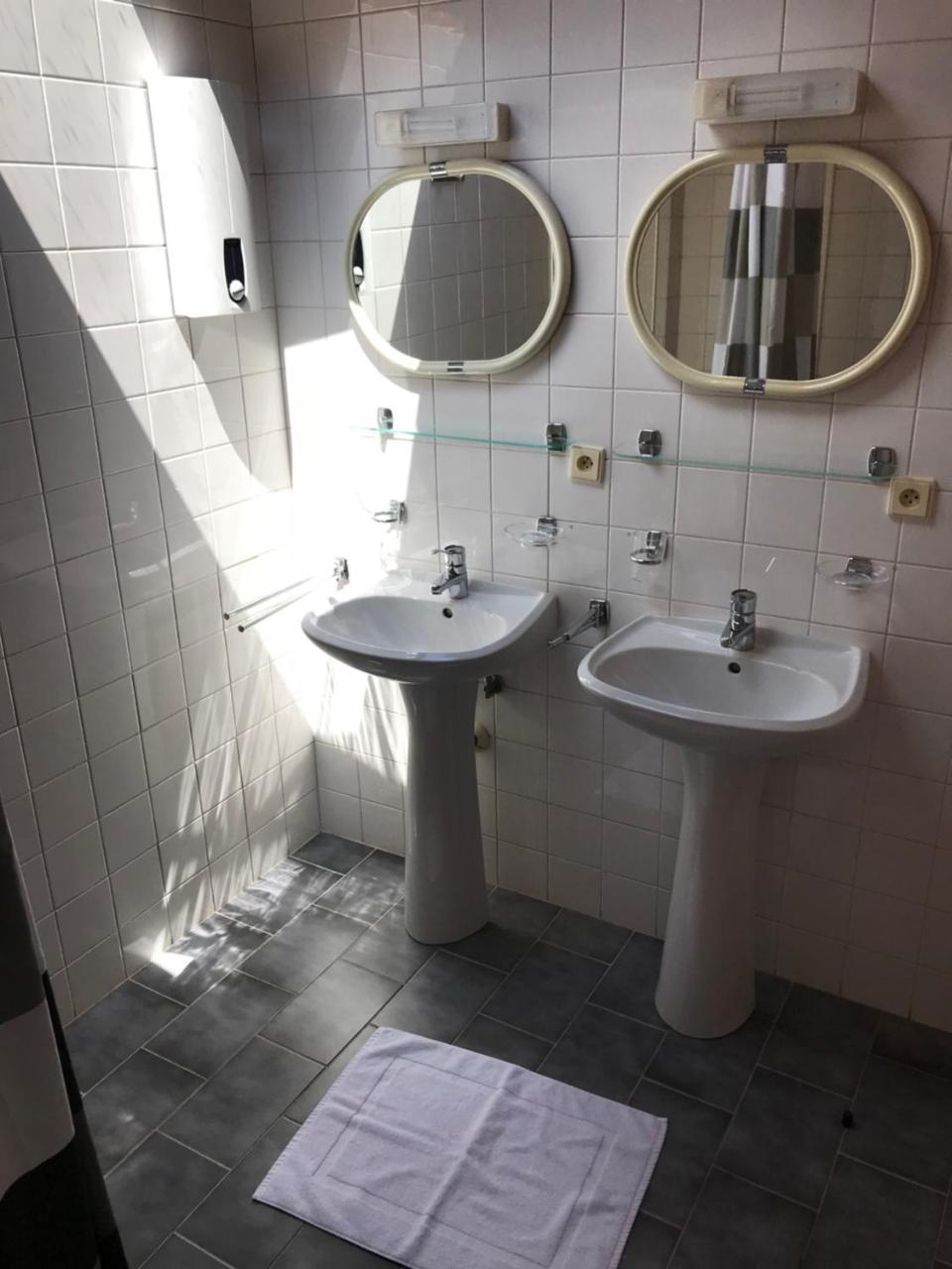 Šesťlôžková zmiešaná zdieľaná izba